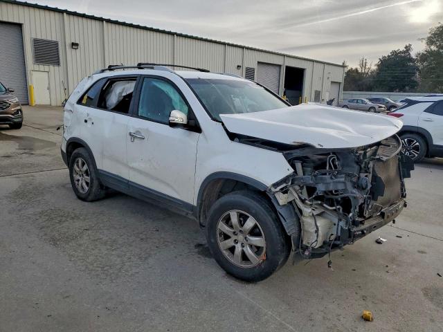 Kia Sorento Base Image 13