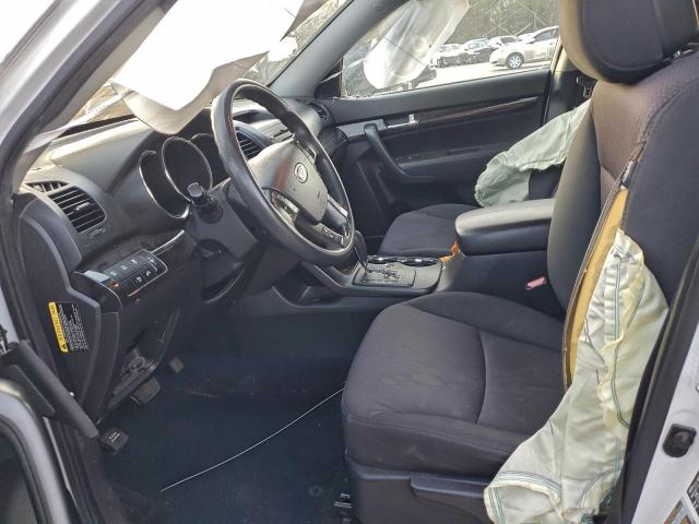 Kia Sorento Base Image 6