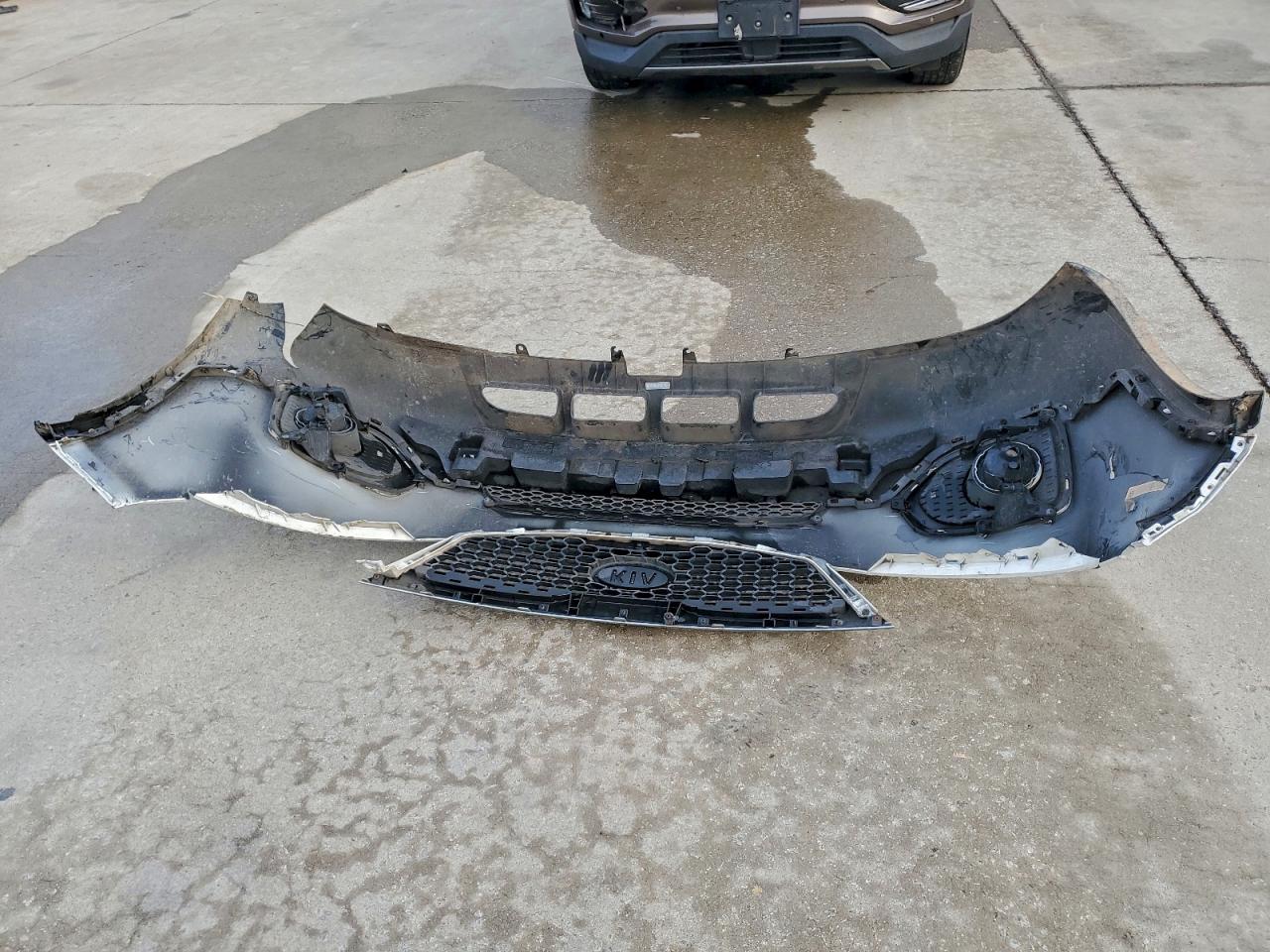 Kia Sorento Base Image 3