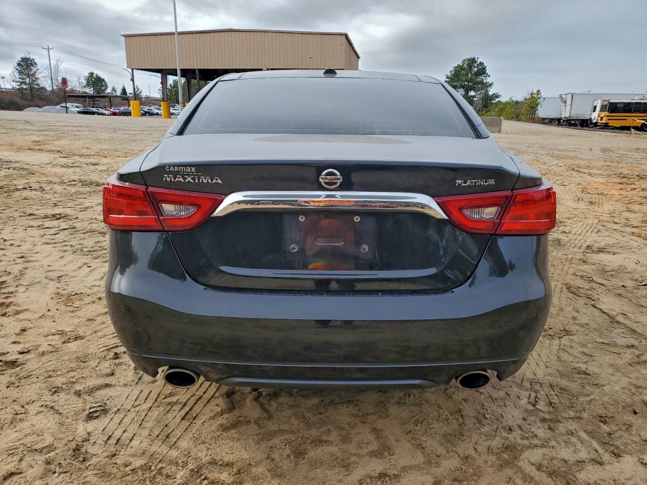 Nissan Maxima 3.5s Image 5