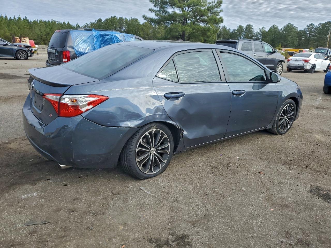 Toyota Corolla L Image 6