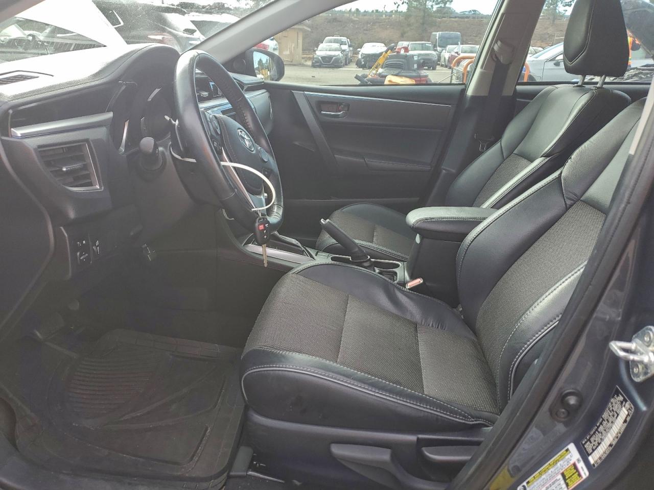 Toyota Corolla L Image 11