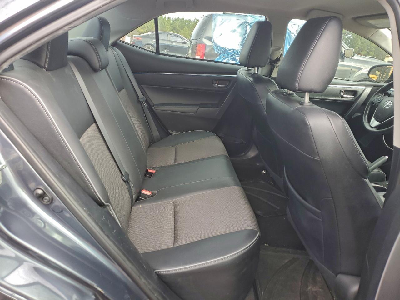 Toyota Corolla L Image 2