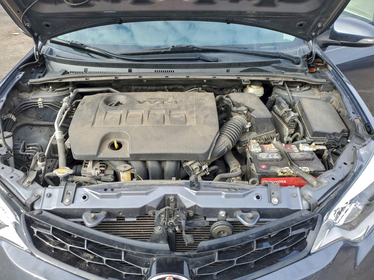 Toyota Corolla L Image 3