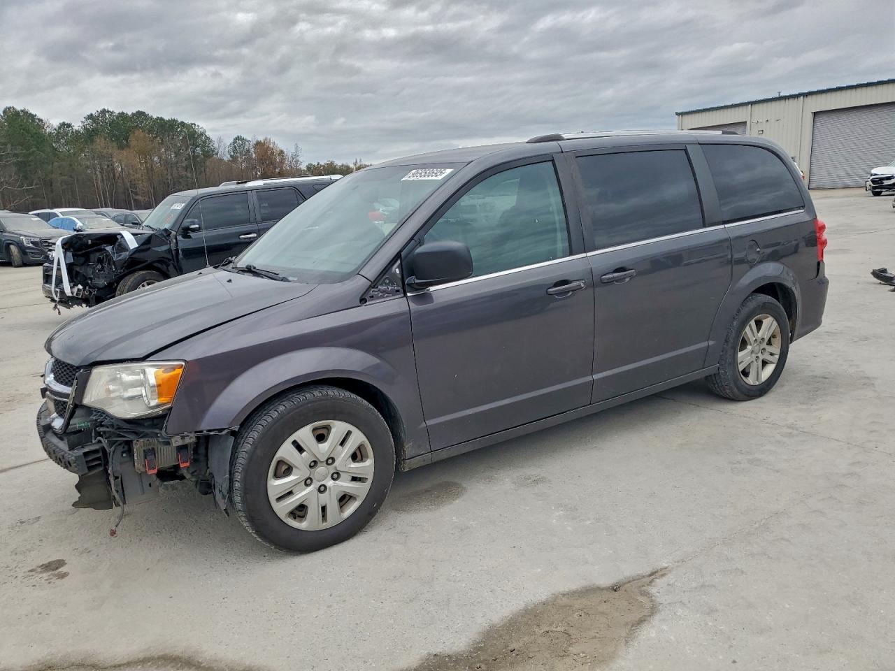 Dodge Caravan Sxt Image 1