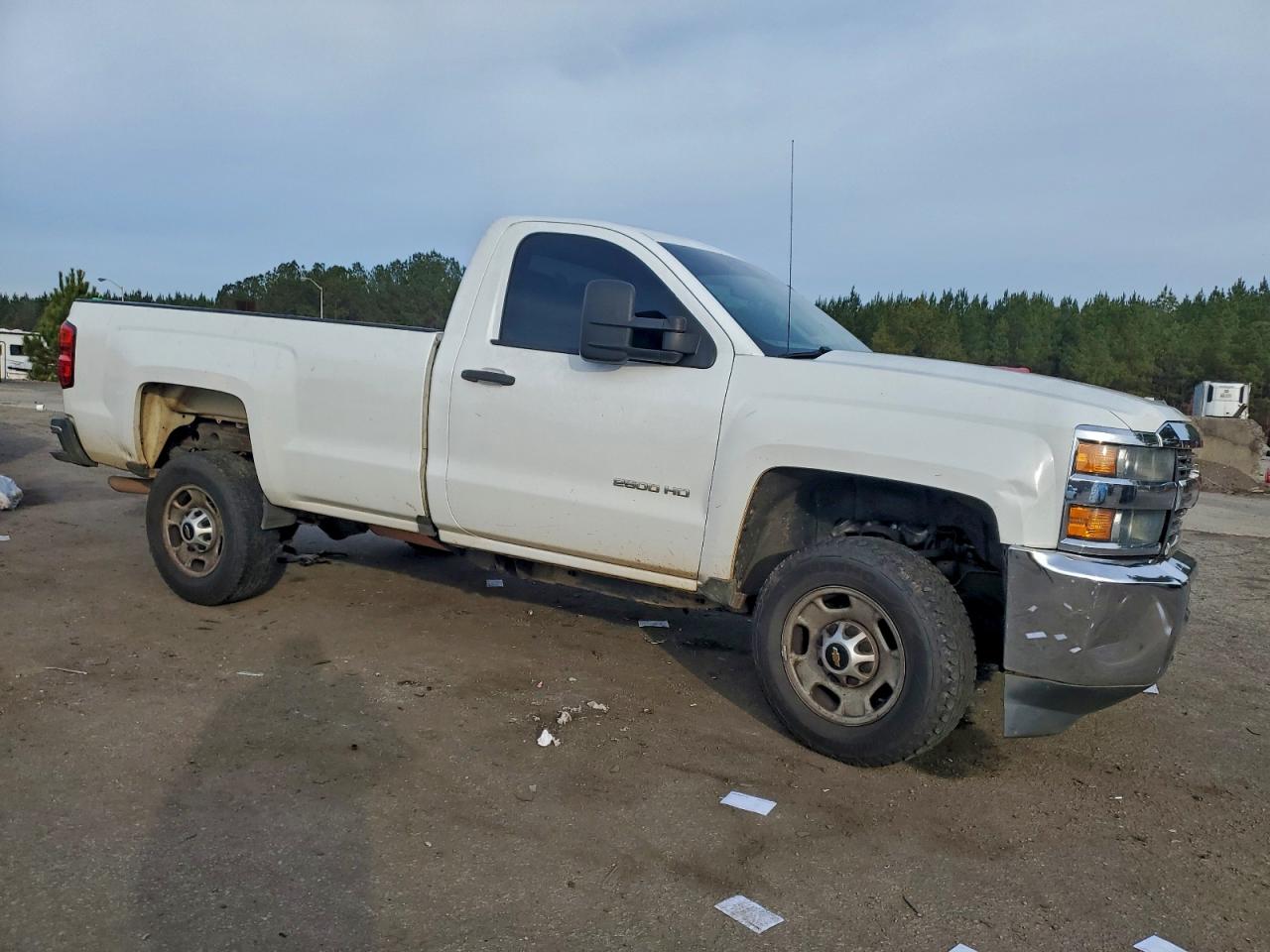 Chevrolet Silverado C2500 Heavy Duty Image 2