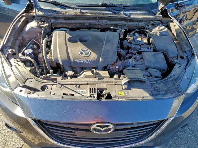 Mazda 3 Touring Image 8