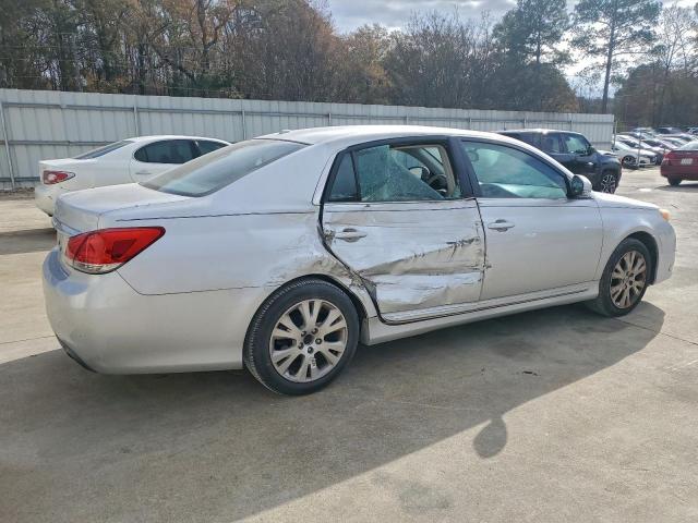 Toyota Avalon Base Image 3