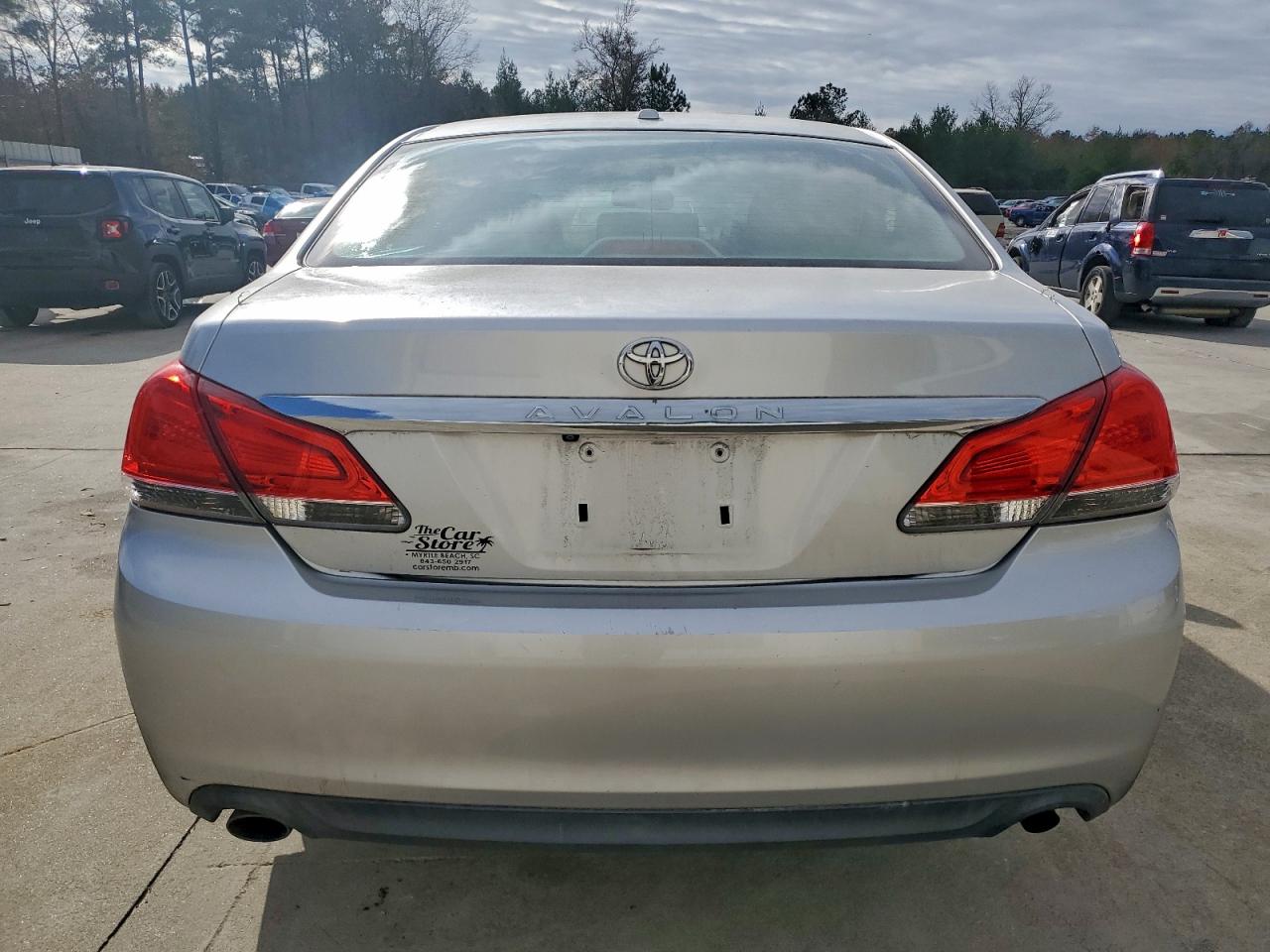 Toyota Avalon Base Image 6