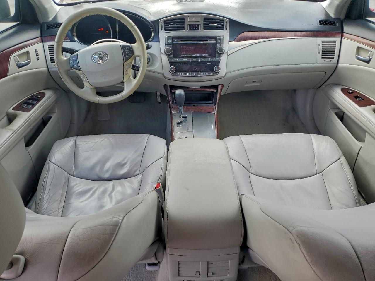 Toyota Avalon Base Image 10