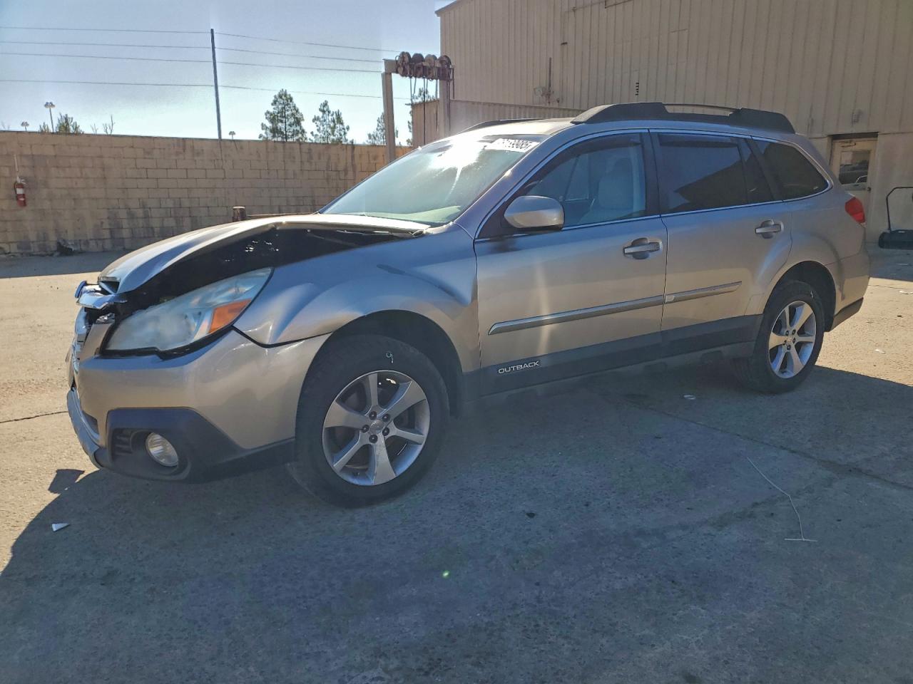 Subaru Outback 2.5i Limited Image 1