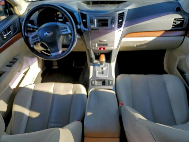 Subaru Outback 2.5i Limited Image 2