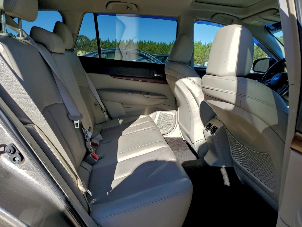 Subaru Outback 2.5i Limited Image 7