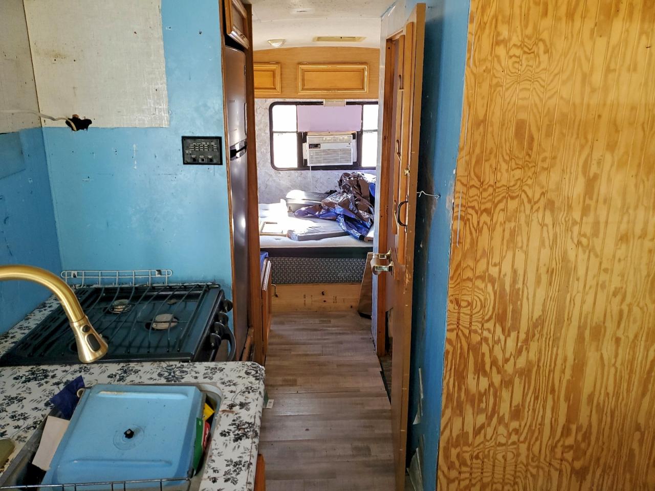 Chevrolet P30 Image 9