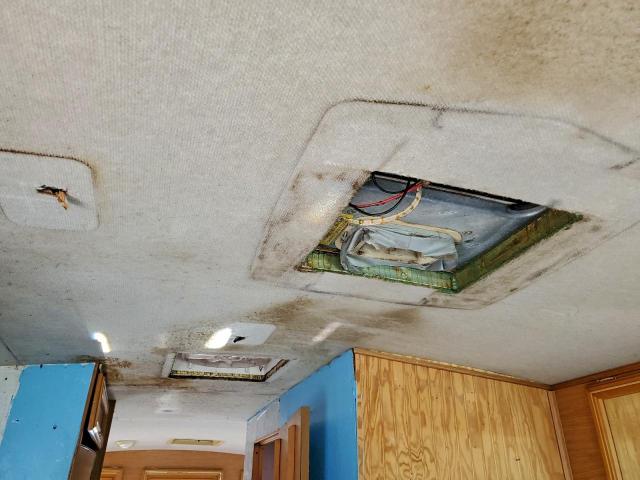 Chevrolet P30 Image 2