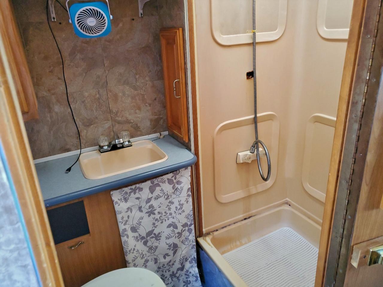 Chevrolet P30 Image 10