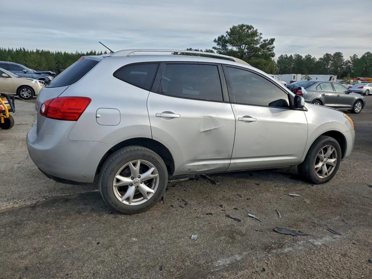 Nissan Rogue S Image 5