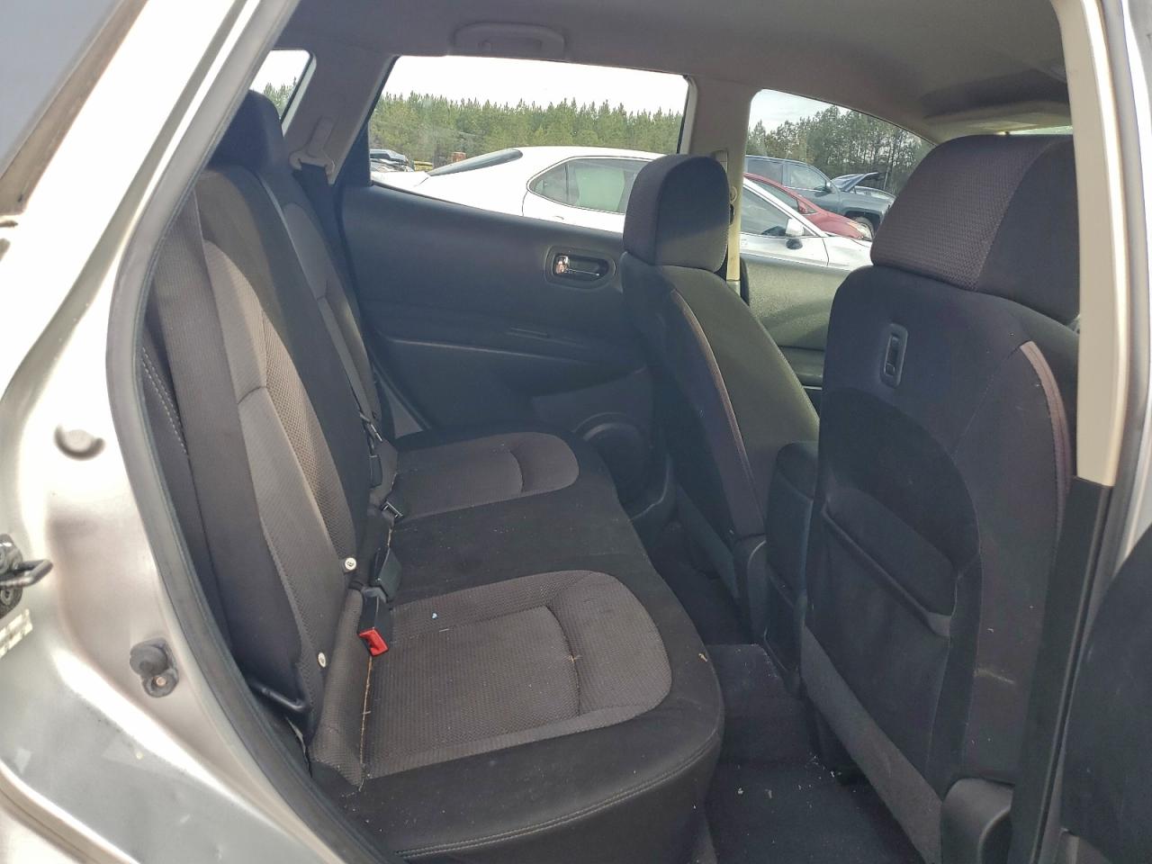 Nissan Rogue S Image 8