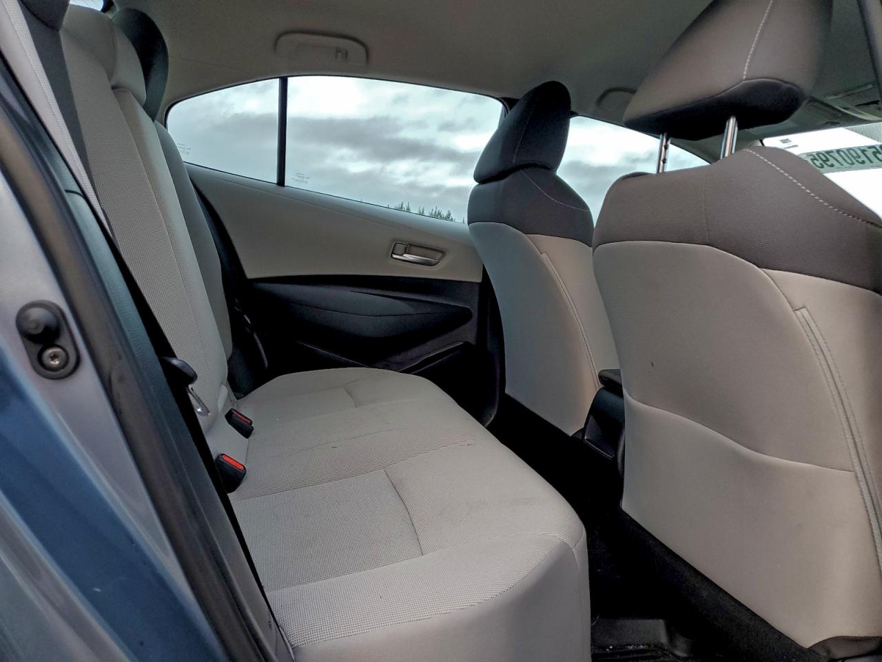 Toyota Corolla Le Image 8