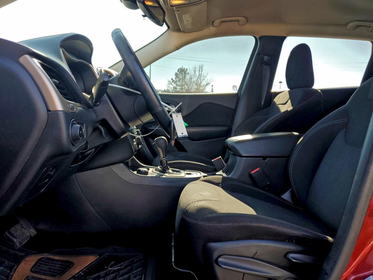 Jeep Grand Cherokee Latitude Image 6