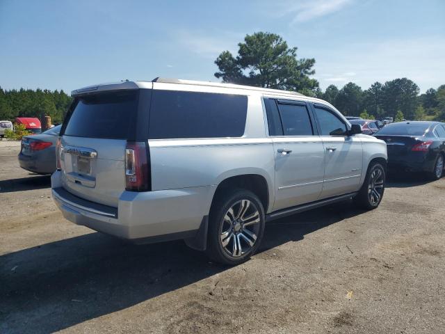 GMC Yukon Denali Image 6