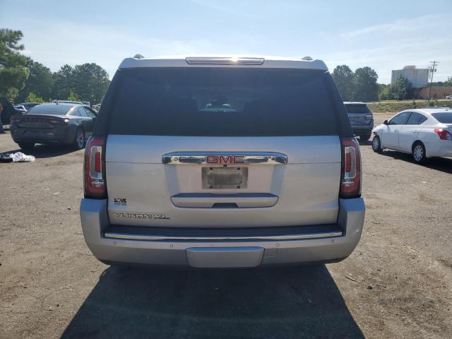 GMC Yukon Denali Image 5