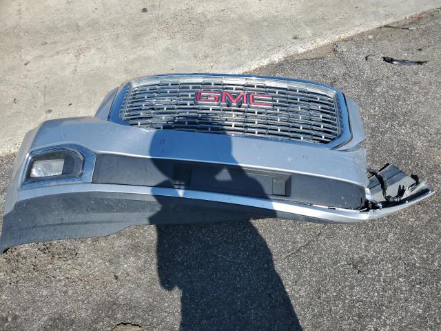 GMC Yukon Denali Image 11