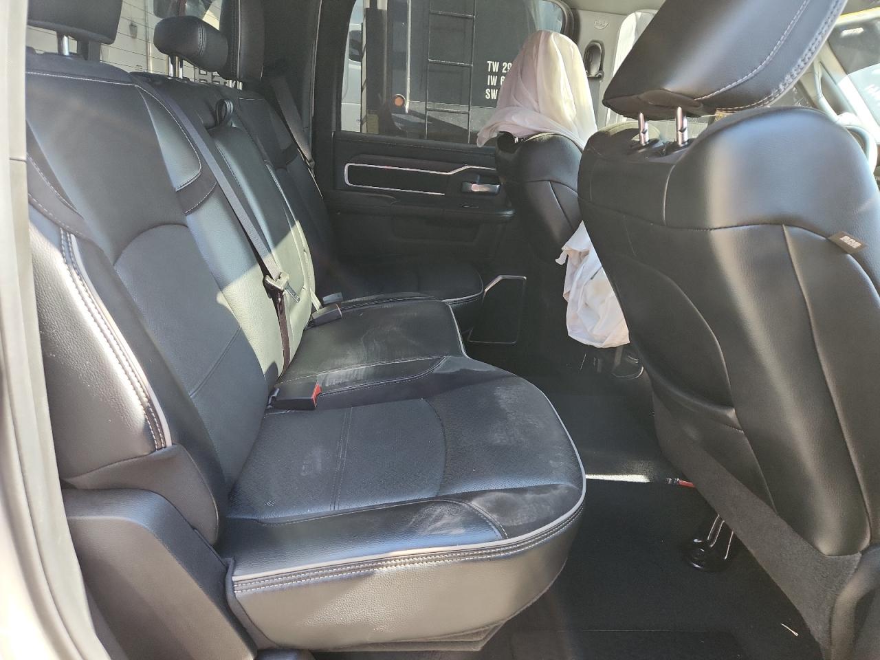 Ram 3500 Laramie Image 7