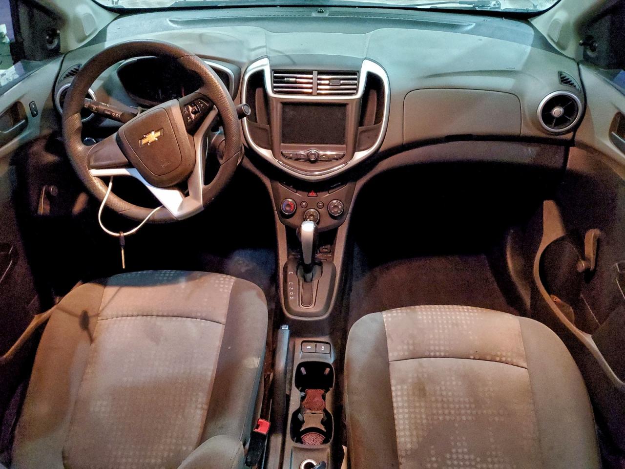 Chevrolet Sonic Ls Image 5