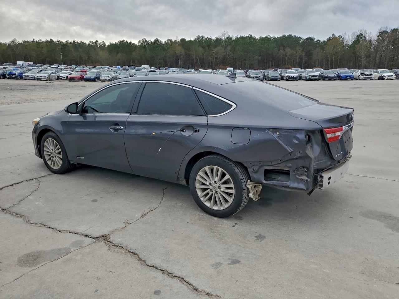 Toyota Avalon Hybrid Image 5