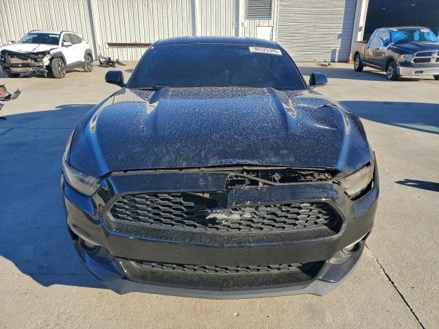 Ford Mustang Image 6