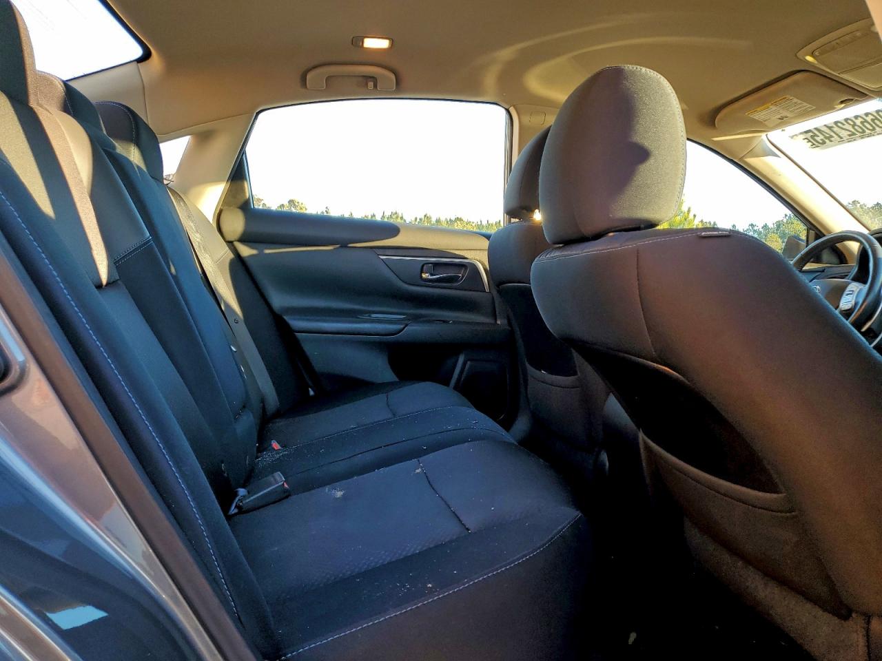 Nissan Altima 2.5 Image 8