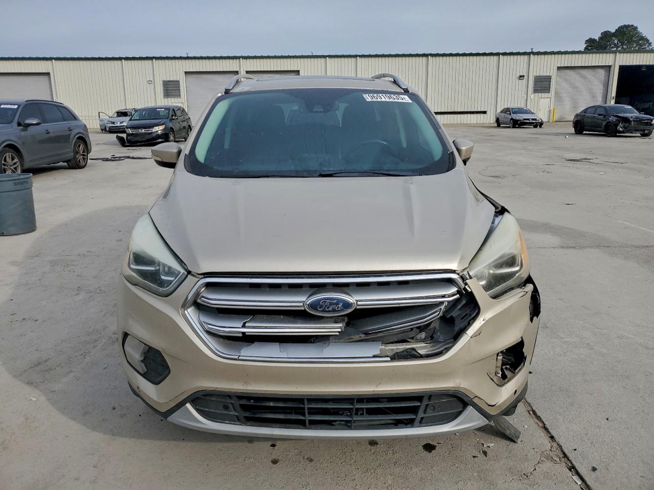 Ford Escape Titanium Image 3
