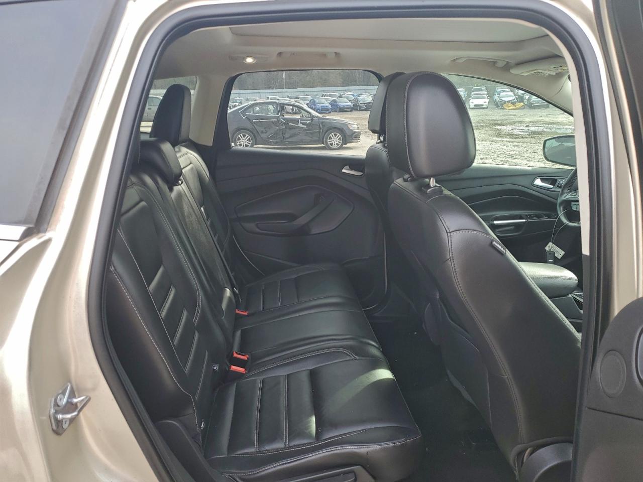 Ford Escape Titanium Image 9