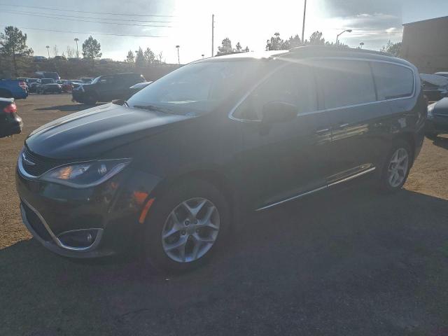  Salvage Chrysler Pacifica