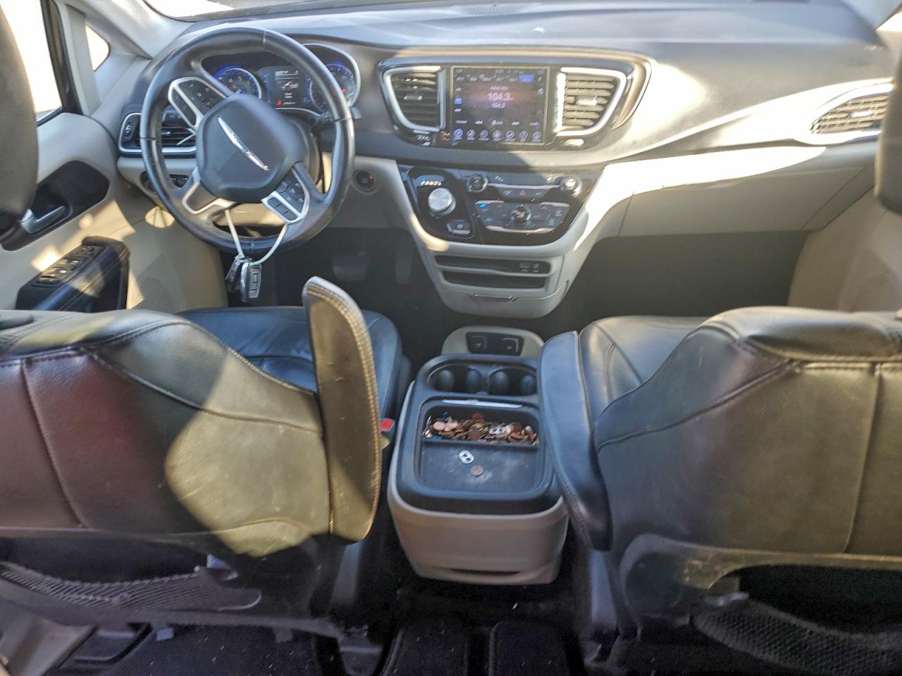 Chrysler Pacifica Touring L Image 7
