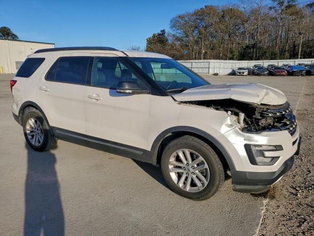 Ford Explorer Xlt Image 3