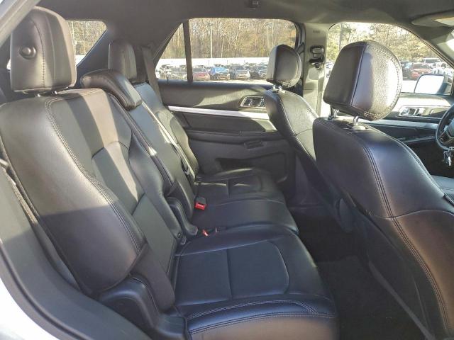 Ford Explorer Xlt Image 8