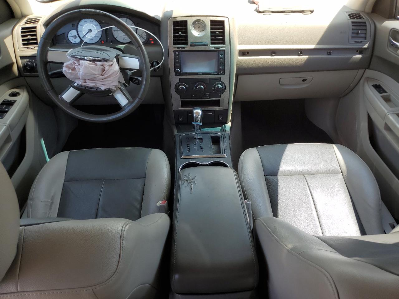 Chrysler 300 Touring Image 5