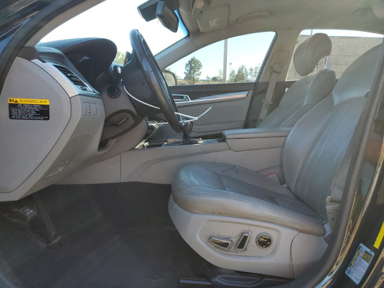 Hyundai Genesis 3.8l Image 12