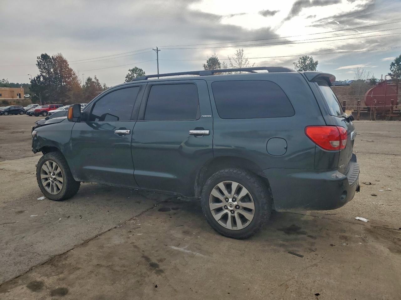 Toyota Sequoia Limited Image 2