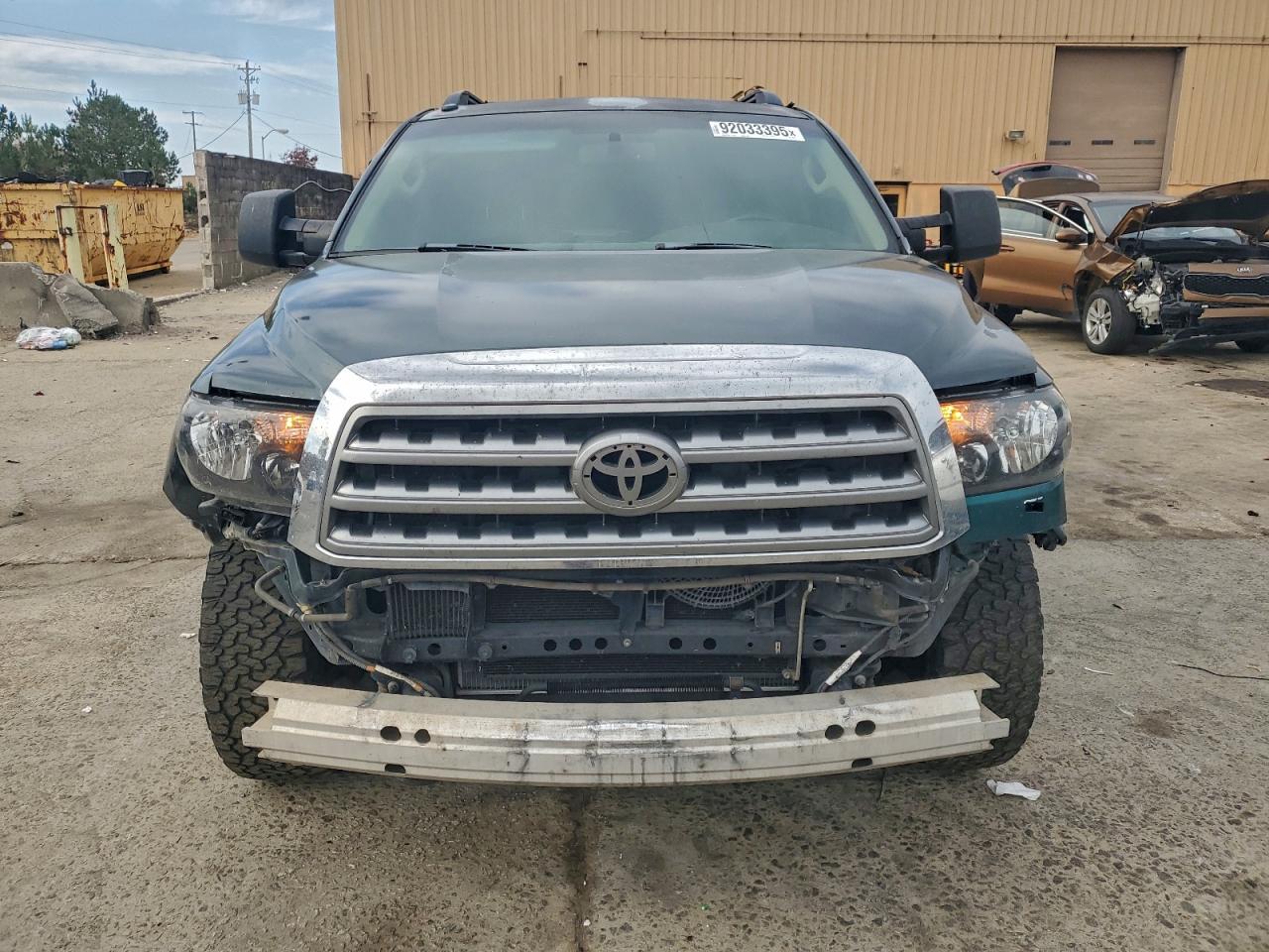 Toyota Sequoia Limited Image 5