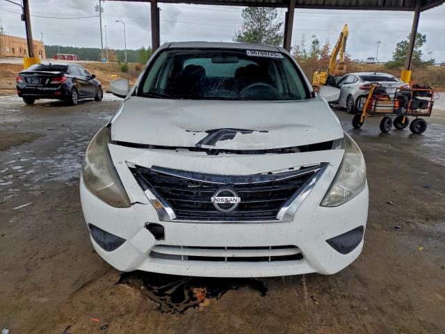 Nissan Versa S Image 5