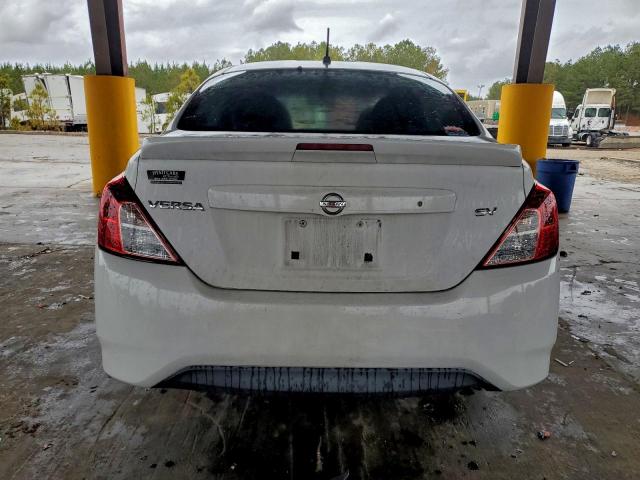 Nissan Versa S Image 6