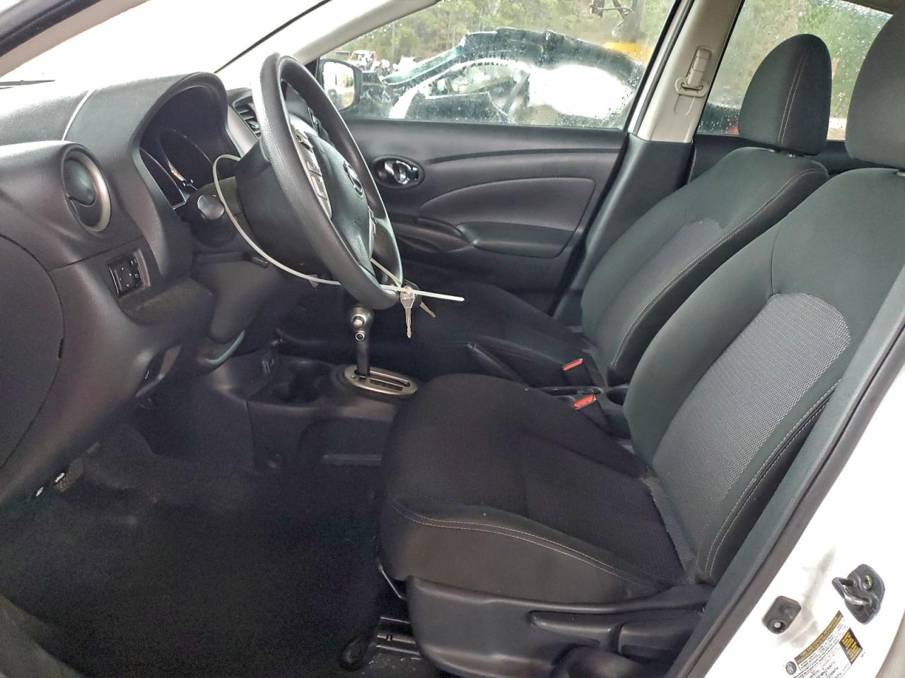 Nissan Versa S Image 7