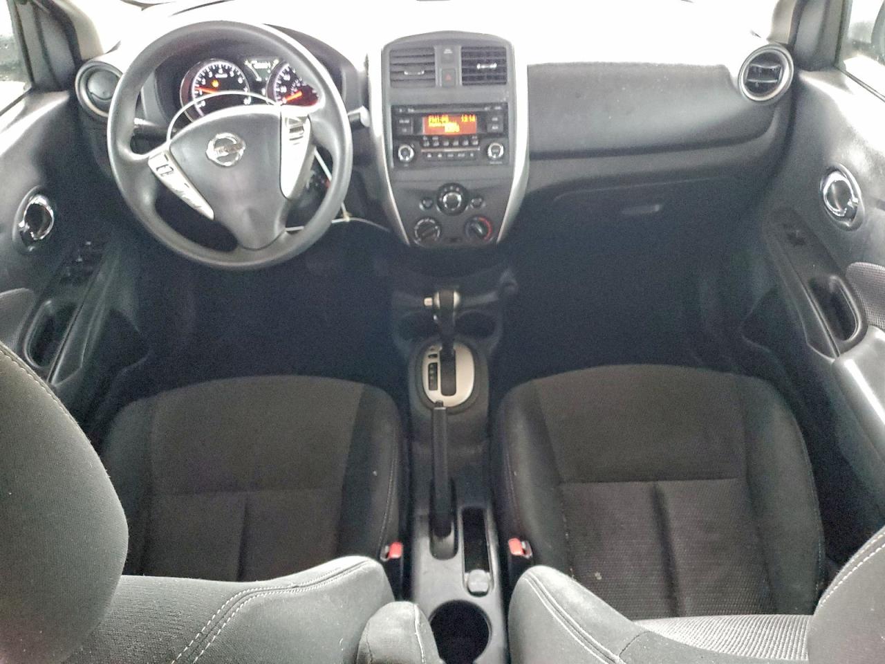 Nissan Versa S Image 8