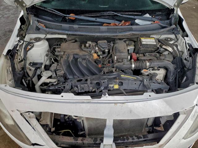 Nissan Versa S Image 12