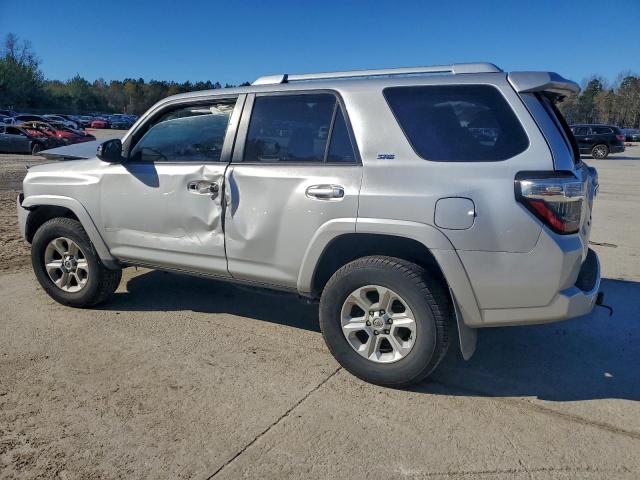 Toyota 4Runner Sr5/sr5 Premium Image 2
