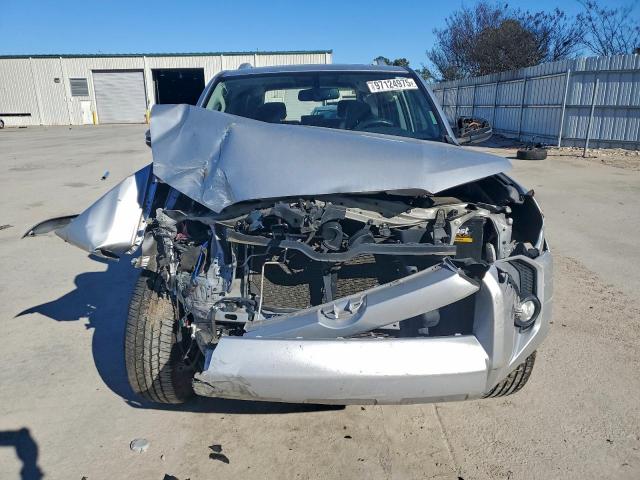 Toyota 4Runner Sr5/sr5 Premium Image 3