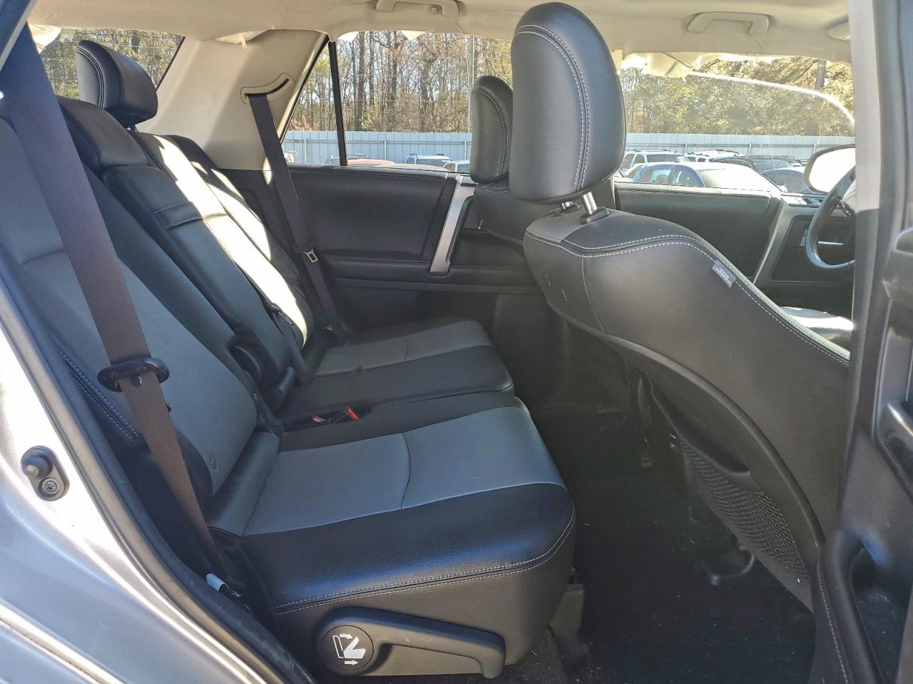 Toyota 4Runner Sr5/sr5 Premium Image 11